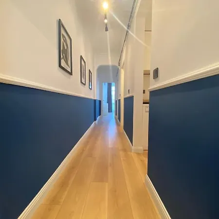 Newly Furnished In Center Istambul