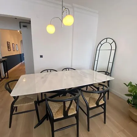 Apartment Newly Furnished In Center *