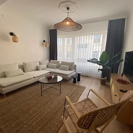 Newly Furnished In Center